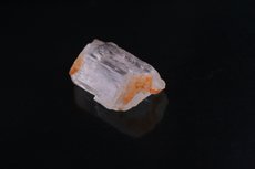 Hambergit- Kristalle mit Endflächen