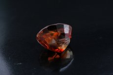 ジルコン (Zircon)