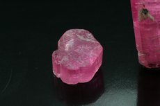 3 Pinkfarbige Turmalin Kristalle