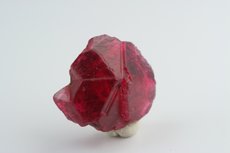 Rare sharp Cyclic Spinel Twin Crystal