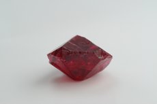 Rare sharp Cyclic Spinel Twin Crystal