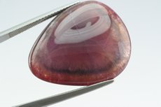 Besonderer  Turmalin Cabochon