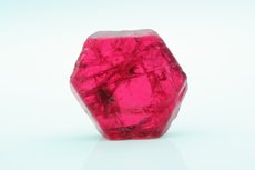 スピネル (Spinel)