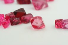 58 edle Spinel Kristalle