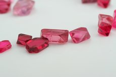 58 edle Spinel Kristalle