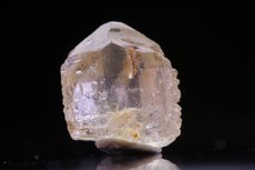 Sinhalit Kristall