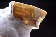 Phlogopit Kristall in Marmor