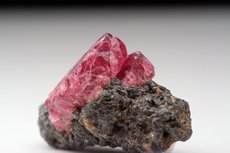 Spinel Crystal on Ilmenite