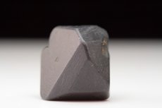 スピネル (Spinel)