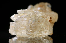 schleifwürdig Petalit Kristall