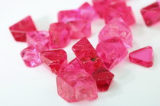 26 pcs. Pink-red glowing Spinel Crystals (Man - Sin mine)