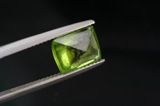 Geschliffener Peridot (Cabochon)