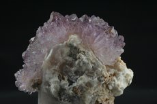 Amethyst Kristalle auf Quarz