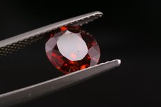 Oval Cut orangey Zircon