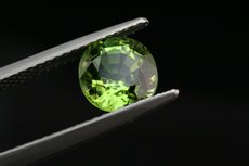 Fine oval Cut Peridot