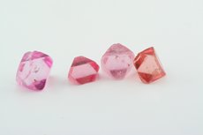 スピネル (Spinel)