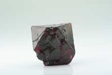 Tiefroter Spinel Kristall