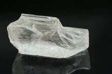  Hambergit Kristall