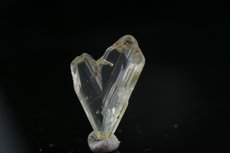 Klarer V-förmiger Chrysoberyll Kristall