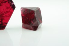 スピネル (Spinel)