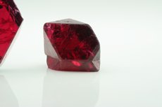 スピネル (Spinel)