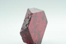 スピネル (Spinel)