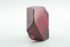 スピネル (Spinel)