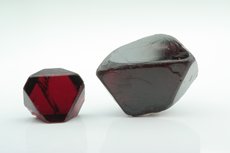 2 distorted Spinel Crystals