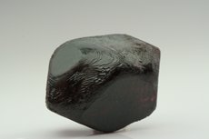 スピネル (Spinel)