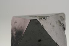 スピネル (Spinel)