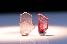2 Feine Diaspor Kristall 
