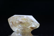 シンハリ石  シンハライト  (Sinhalite)