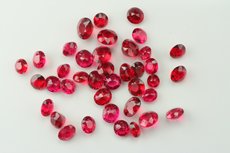 スピネル (Spinel)