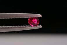 スピネル (Spinel)