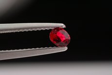 スピネル (Spinel)