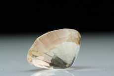 Fine faceted Danburite 5,9 cts.