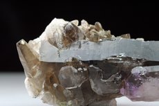 Amethyst auf Rauchquarz-Kristall