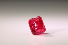 Fine twinned Spinel Crystal after Spinel -law