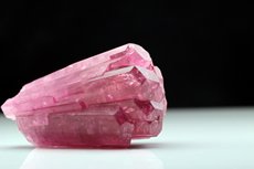 Schöner Liddicoatit Kristall Vietnam