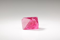 スピネル (Spinel)