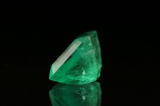 Top Fine faceted Emerald Colombia