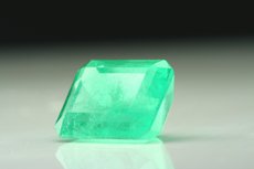 Top Fine faceted Emerald Colombia