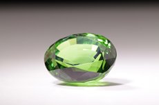 Great fine green Tsavorite 5 cts.