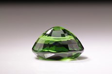 Great fine green Tsavorite 5 cts.