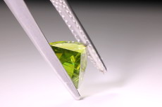 Schöner Demantoid Trillion-Schliff (Telyanskaya)