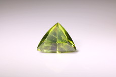 Schöner Demantoid Trillion-Schliff (Telyanskaya)