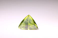 Schöner Demantoid Trillion-Schliff (Telyanskaya)