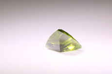 Schöner Demantoid Trillion-Schliff (Telyanskaya)