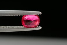 スピネル (Spinel)