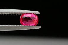 スピネル (Spinel)